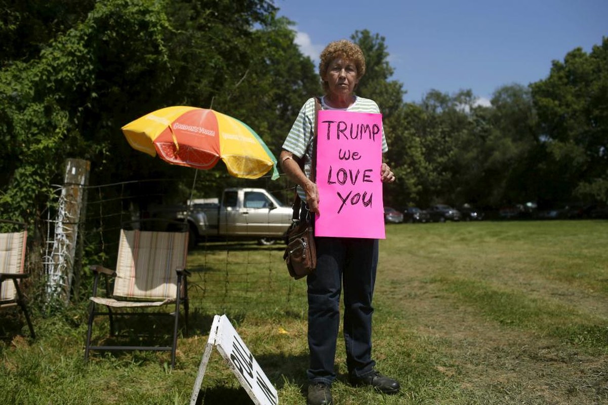 Ngam cac fan nu cua  ung vien tong thong Donald Trump-Hinh-11